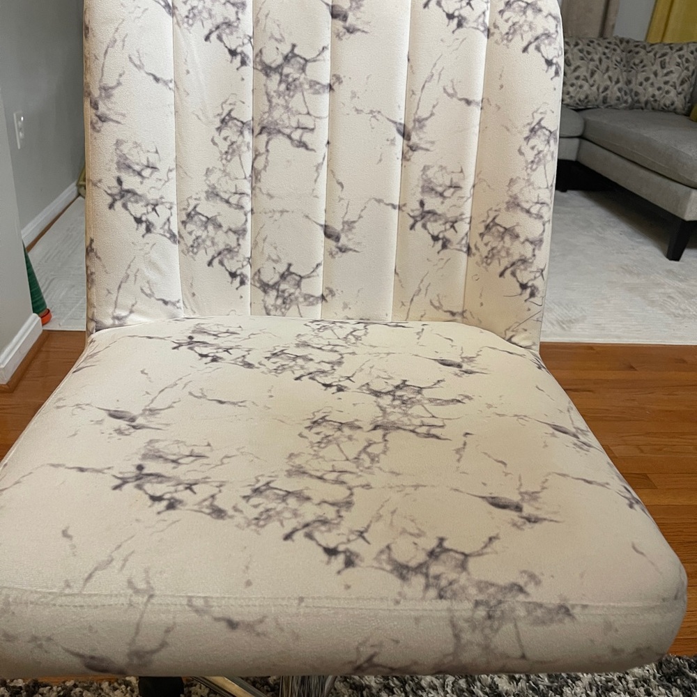 Marble Patterned Swivel Chair